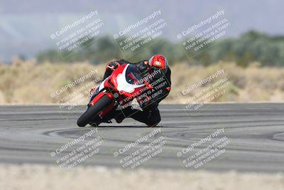 media/Oct-13-2025-Moto Forza (Mon) [[a66d839500]]/3-B Group/Session 3 (Turn 16)/